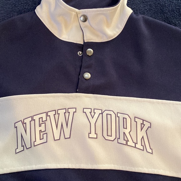 Forever 21 pullover - Picture 2 of 3